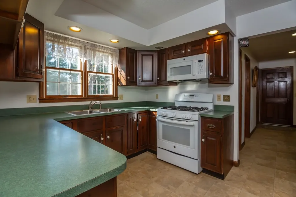 418 Barstow Road Shelburne VT 05482-6989