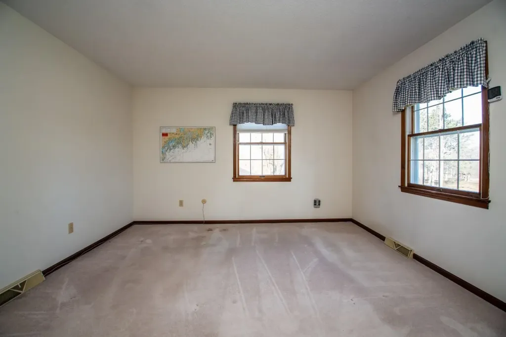 418 Barstow Road Shelburne VT 05482-6989