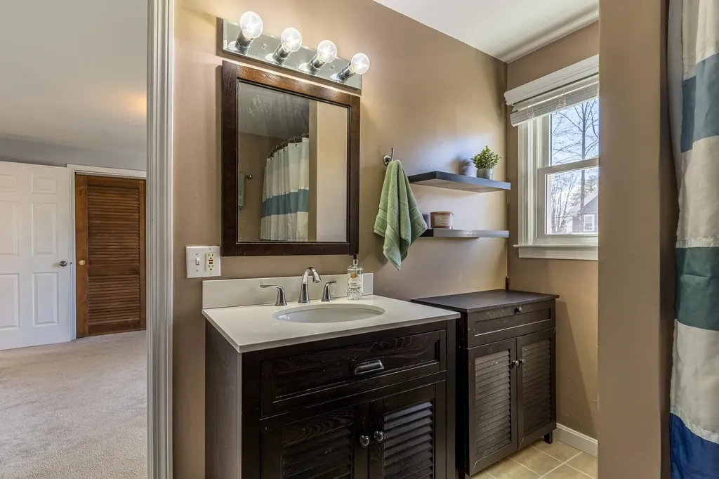 36 Whipple Road Kittery ME 03904