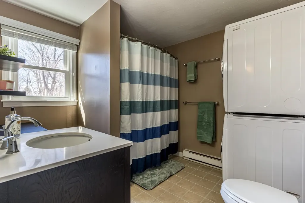 36 Whipple Road Kittery ME 03904