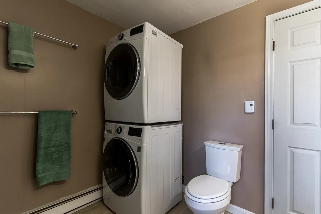 36 Whipple Road Kittery ME 03904