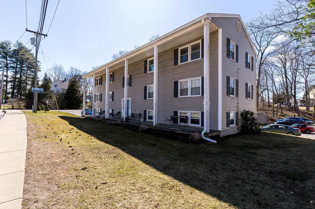 36 Whipple Road Kittery ME 03904
