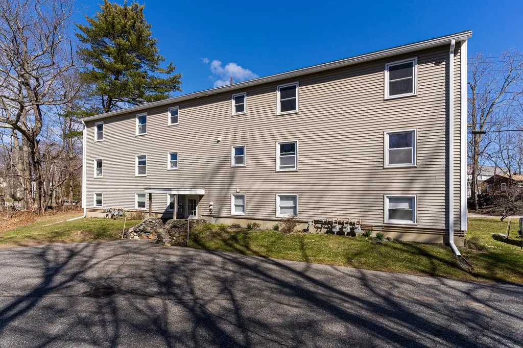 36 Whipple Road Kittery ME 03904