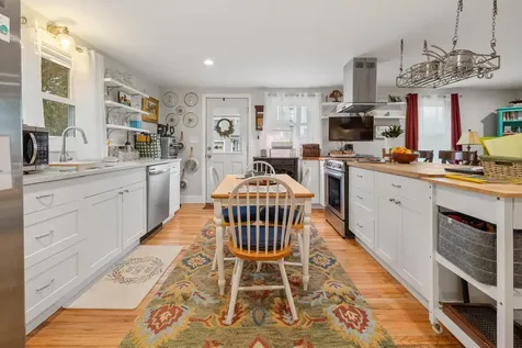 18 Peabody Street Lebanon NH 03766