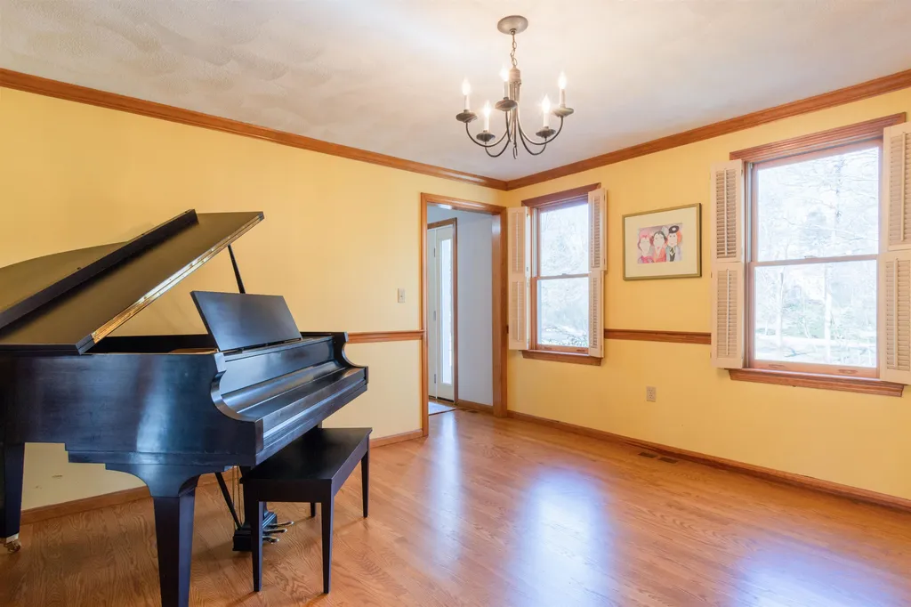 25 Peaslee Court Hampstead NH 03841