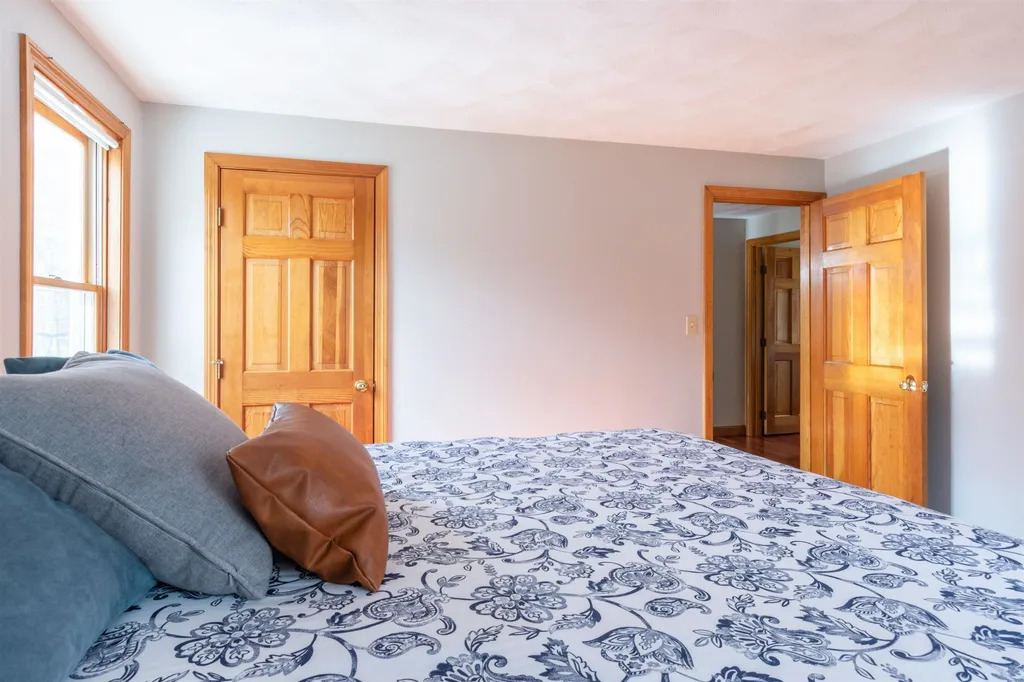 25 Peaslee Court Hampstead NH 03841