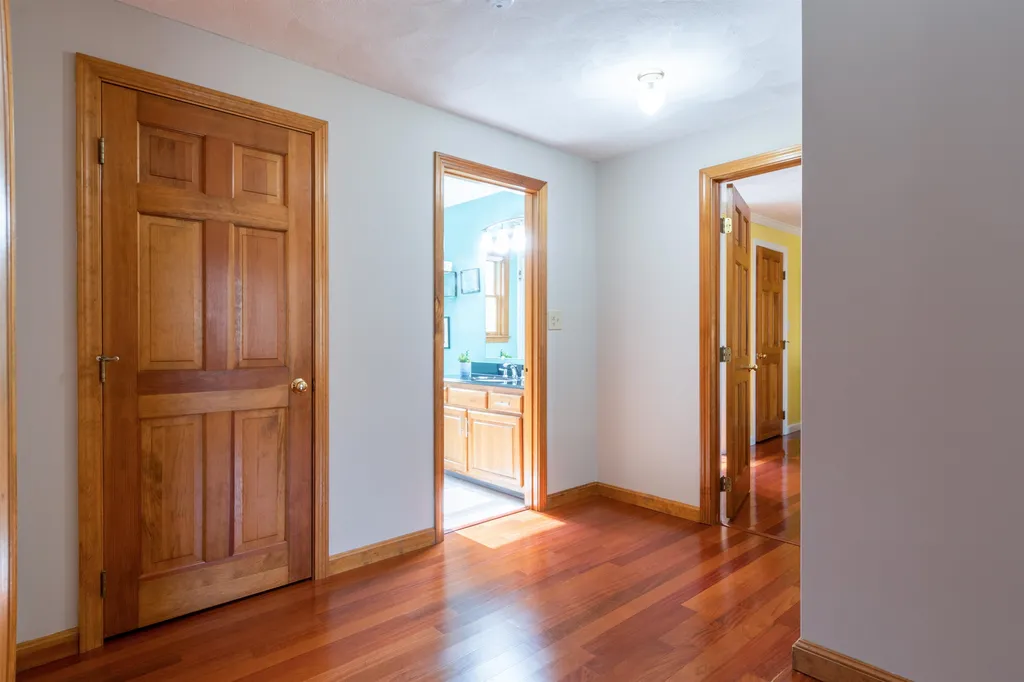 25 Peaslee Court Hampstead NH 03841