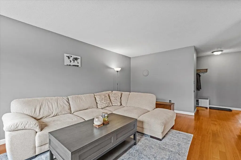 171 N Twin Oaks Terrace South Burlington VT 05403