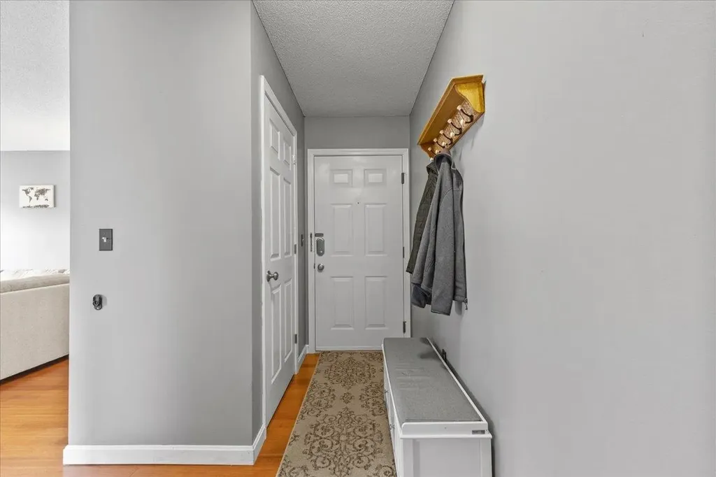 171 N Twin Oaks Terrace South Burlington VT 05403