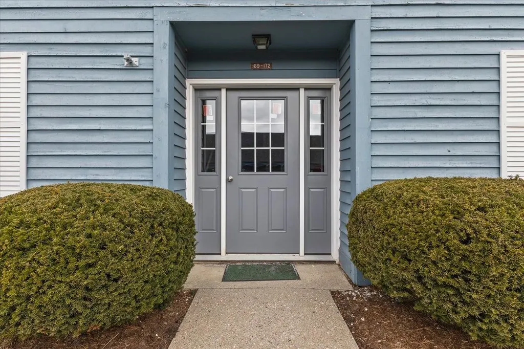 171 N Twin Oaks Terrace South Burlington VT 05403