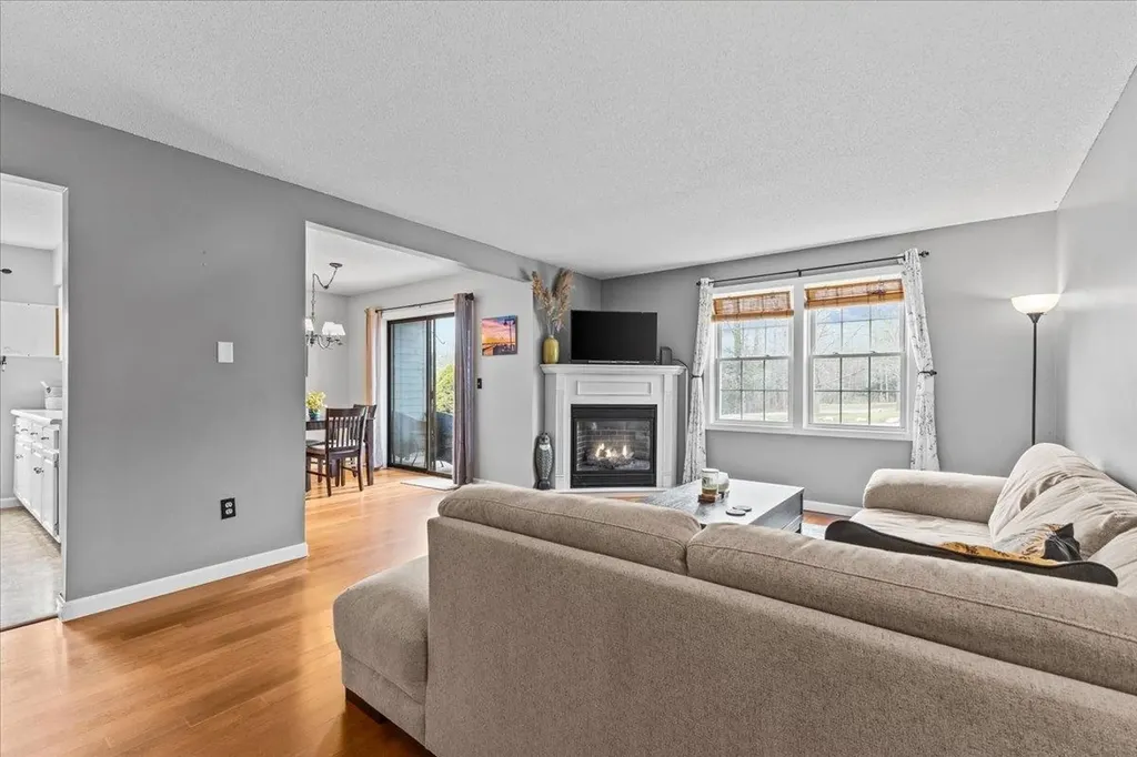 171 N Twin Oaks Terrace South Burlington VT 05403