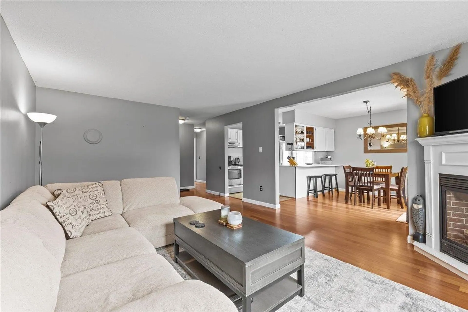 171 N Twin Oaks Terrace South Burlington VT 05403