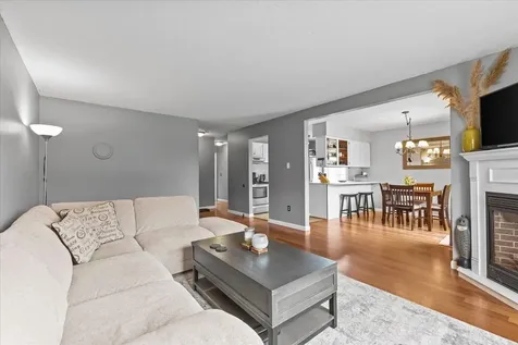 171 N Twin Oaks Terrace South Burlington VT 05403
