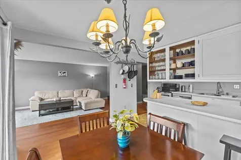 171 N Twin Oaks Terrace South Burlington VT 05403