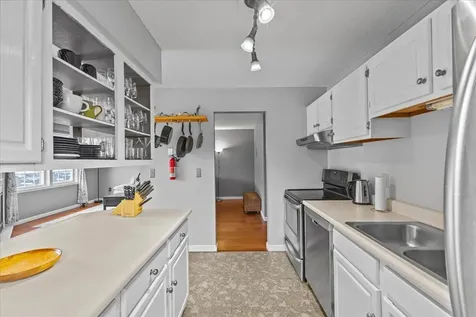 171 N Twin Oaks Terrace South Burlington VT 05403