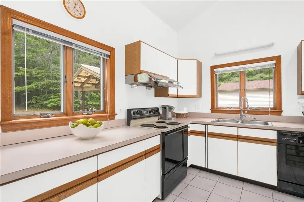 427 Silver Street Middleton NH 03887