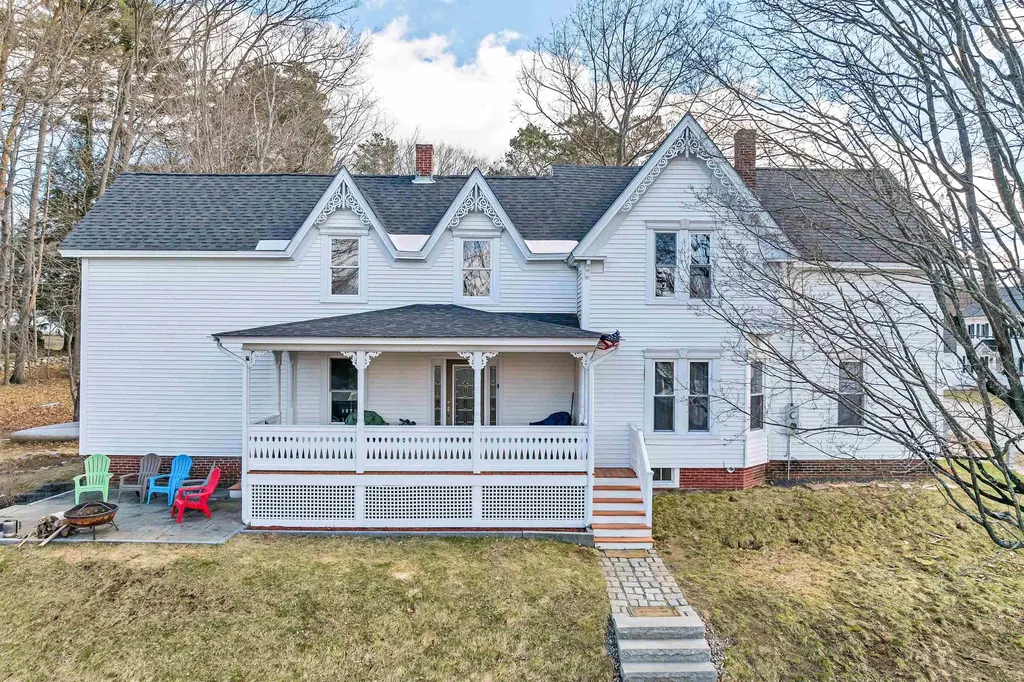 24 Woodland Avenue Laconia NH 03246