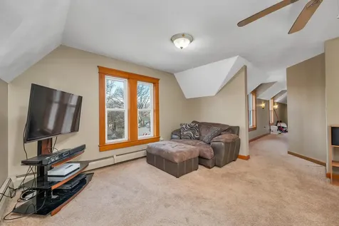 24 Woodland Avenue Laconia NH 03246
