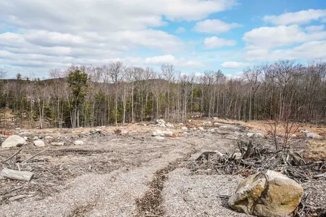 32-4 Chestnut Hill Road New Boston NH 03070