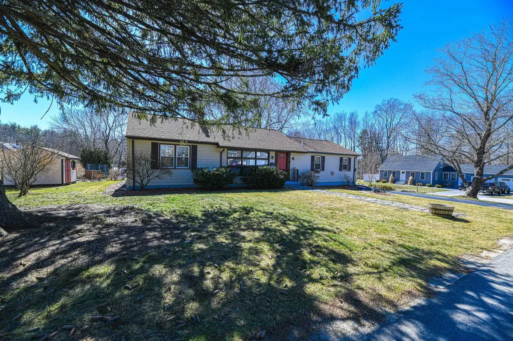 4 Blossom Lane Exeter NH 03833
