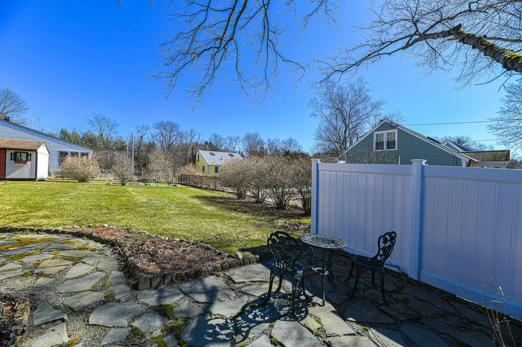 4 Blossom Lane Exeter NH 03833