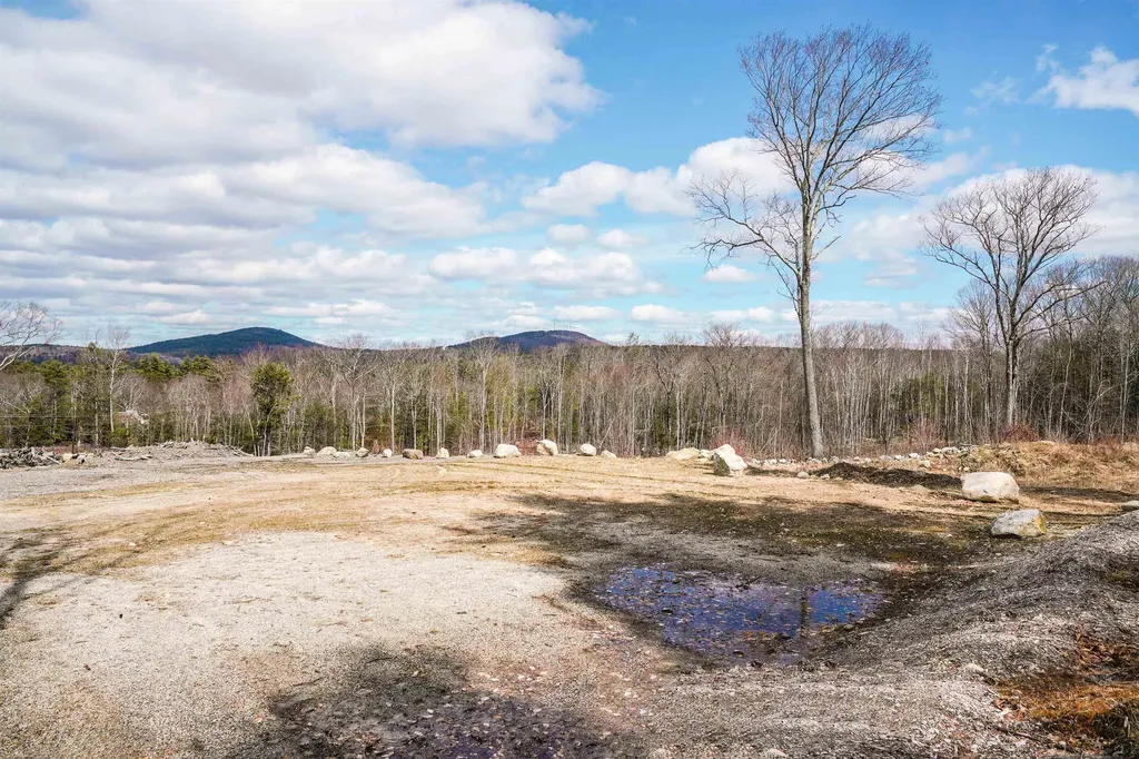 32-1 Chestnut Hill Road New Boston NH 03070