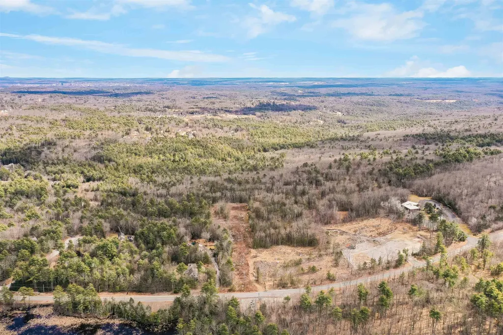 32-1 Chestnut Hill Road New Boston NH 03070