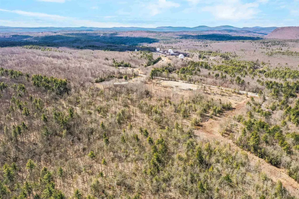 32-1 Chestnut Hill Road New Boston NH 03070