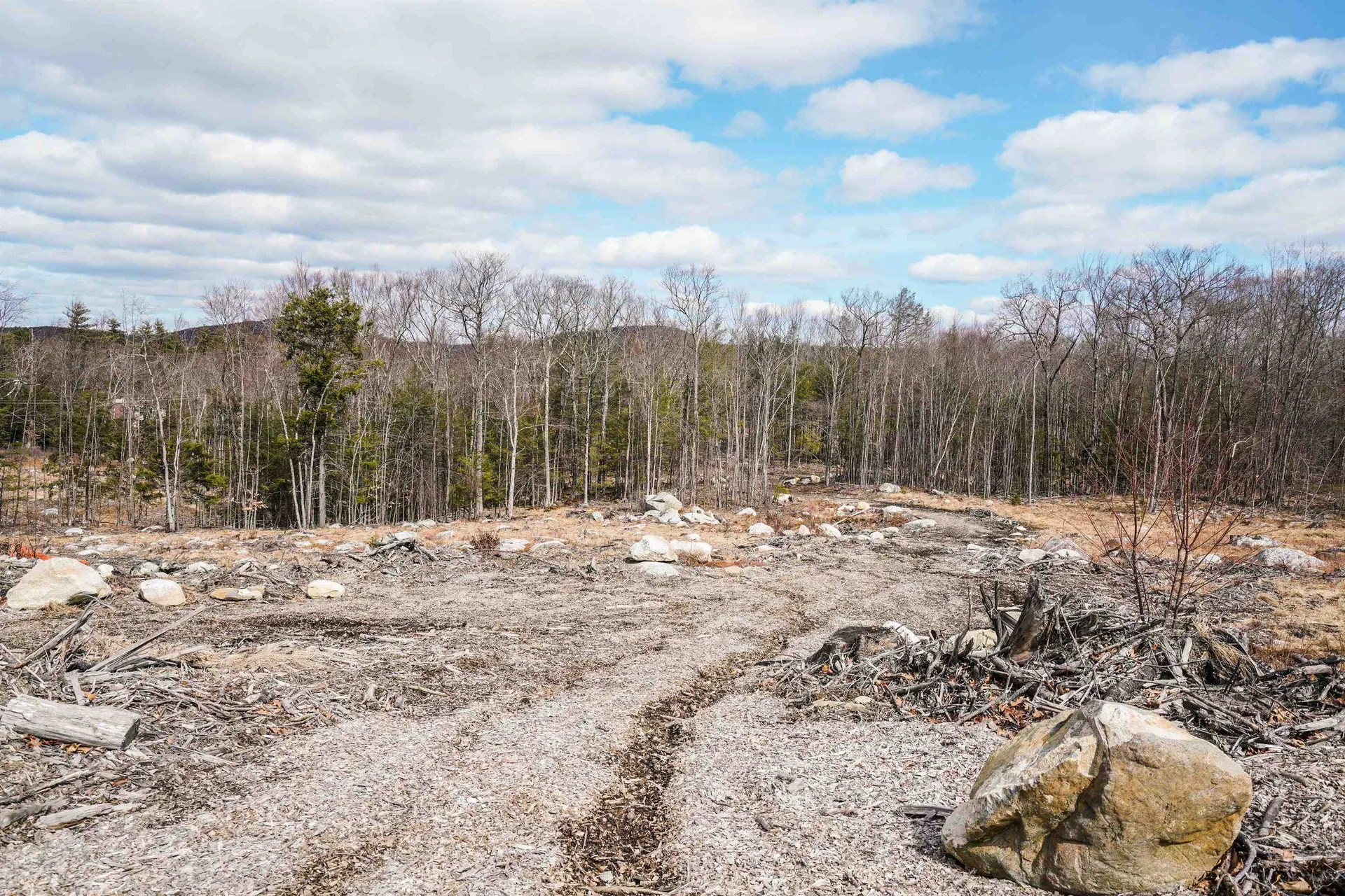 32-1 Chestnut Hill Road New Boston NH 03070