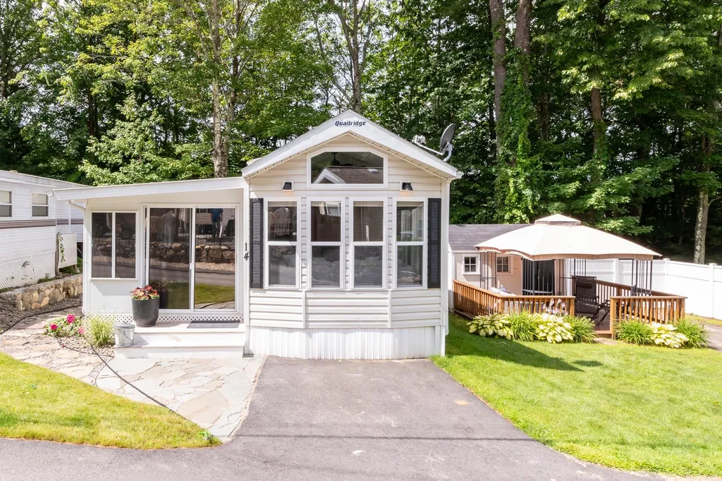 554 Endicott N Street Laconia NH 03246