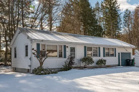 21 Bates Drive Nashua NH 03064