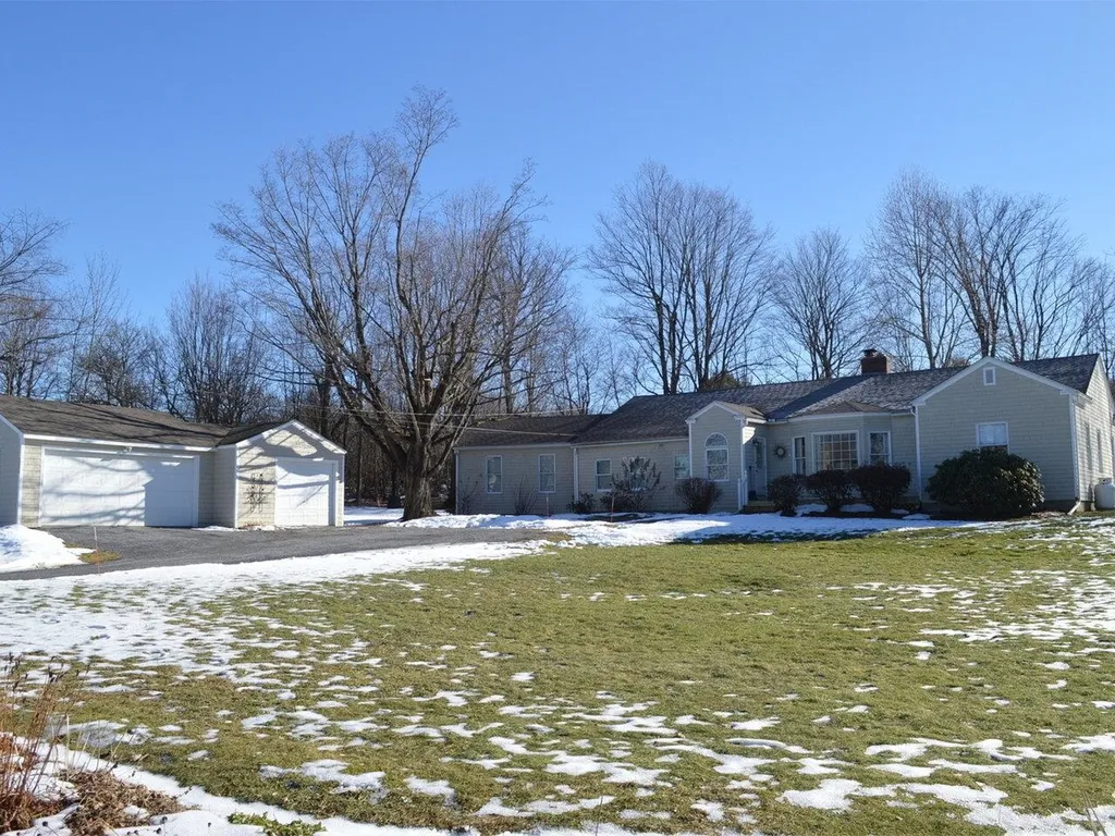 2086 Hinesburg Road Charlotte VT 05445