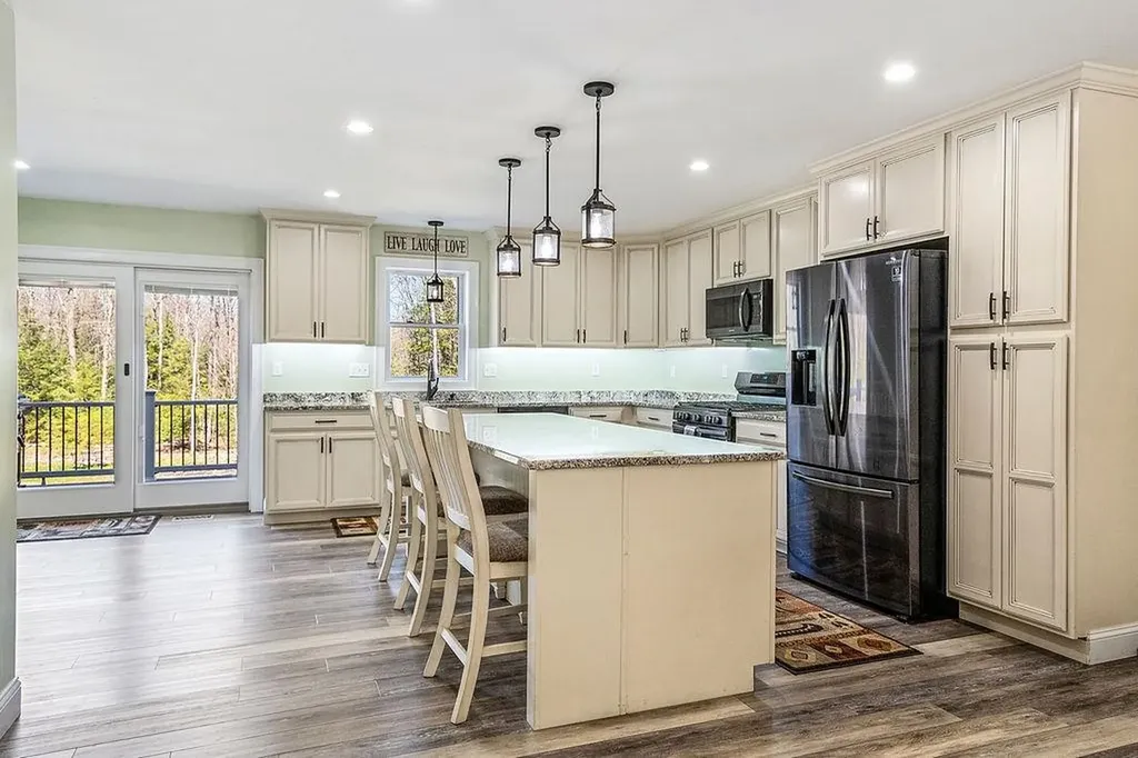 633 East Side Drive Alton NH 03810