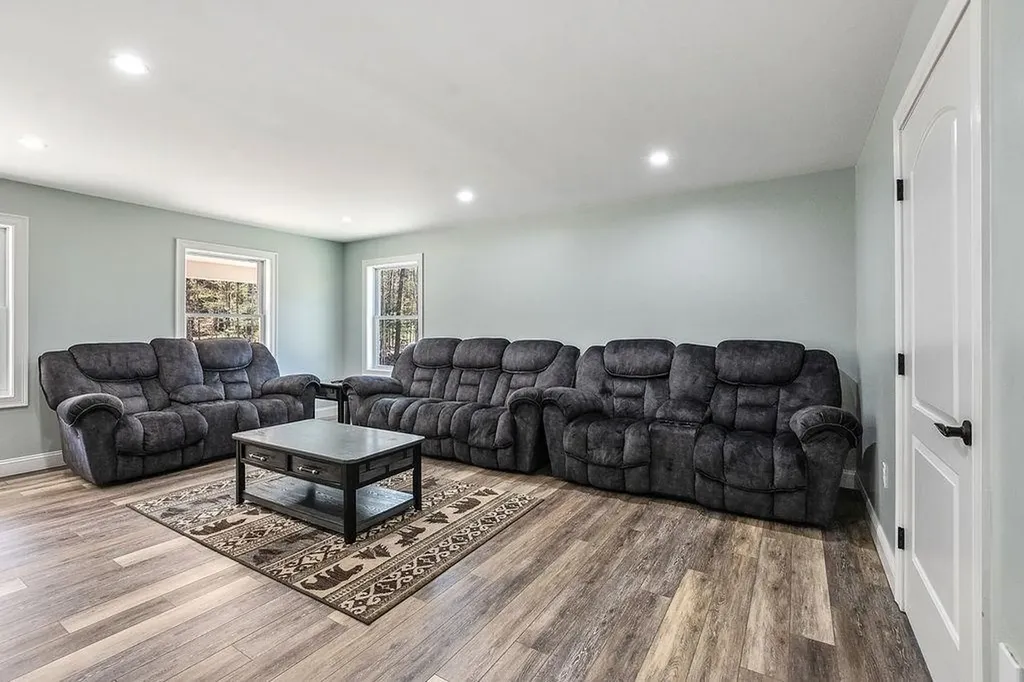 633 East Side Drive Alton NH 03810