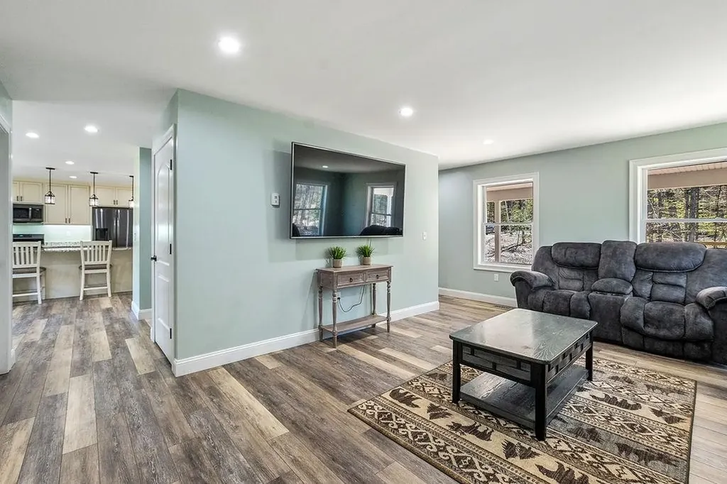 633 East Side Drive Alton NH 03810