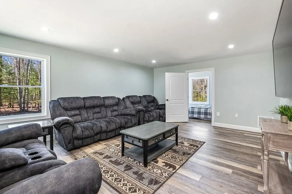 633 East Side Drive Alton NH 03810