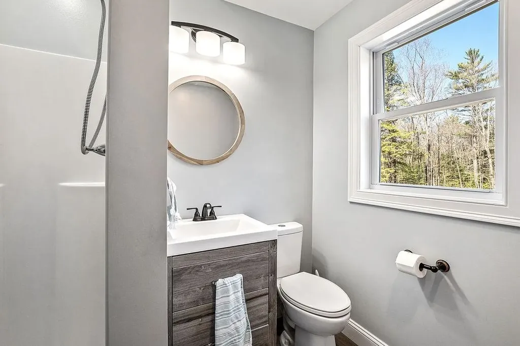 633 East Side Drive Alton NH 03810