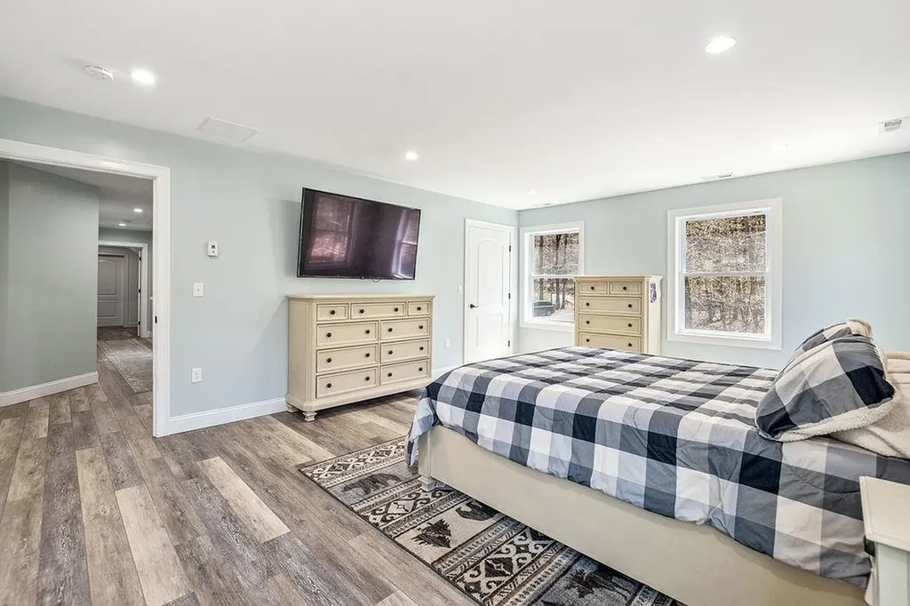 633 East Side Drive Alton NH 03810