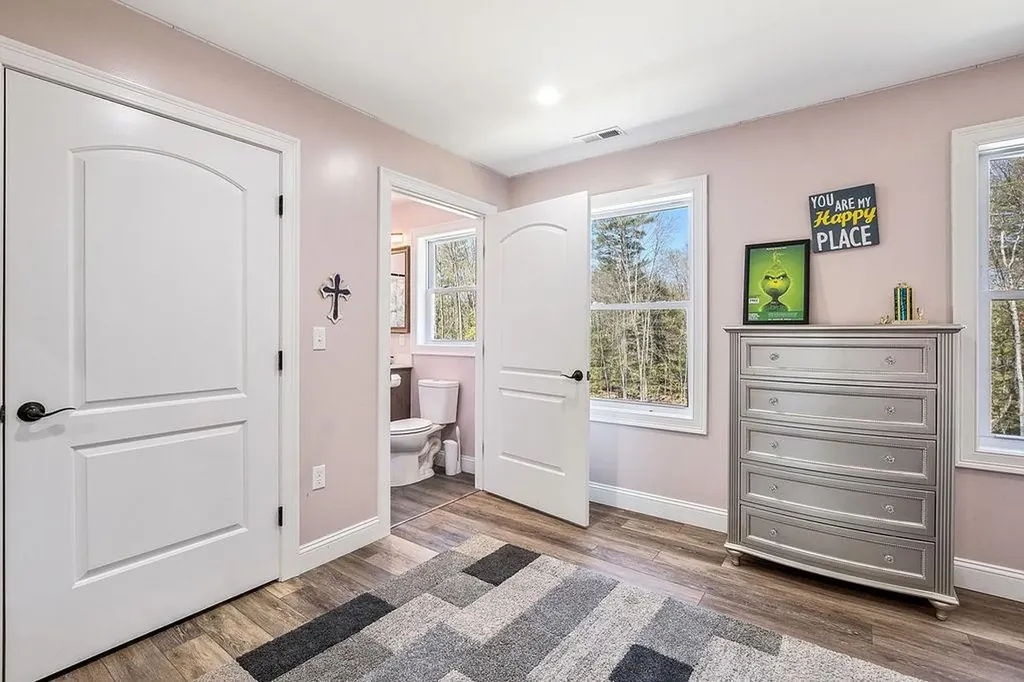 633 East Side Drive Alton NH 03810