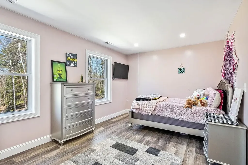 633 East Side Drive Alton NH 03810