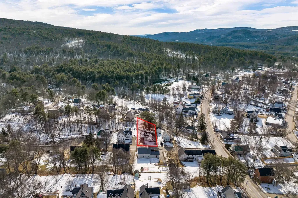 12 Washington Street Ashland NH 03217