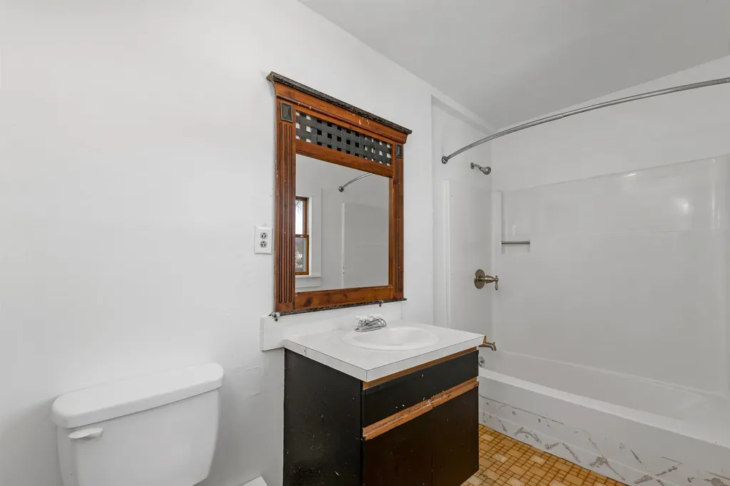 12 Washington Street Ashland NH 03217