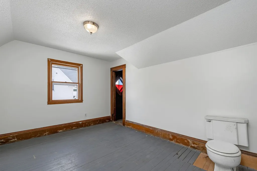 12 Washington Street Ashland NH 03217