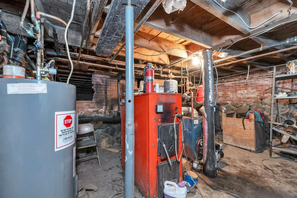 12 Washington Street Ashland NH 03217