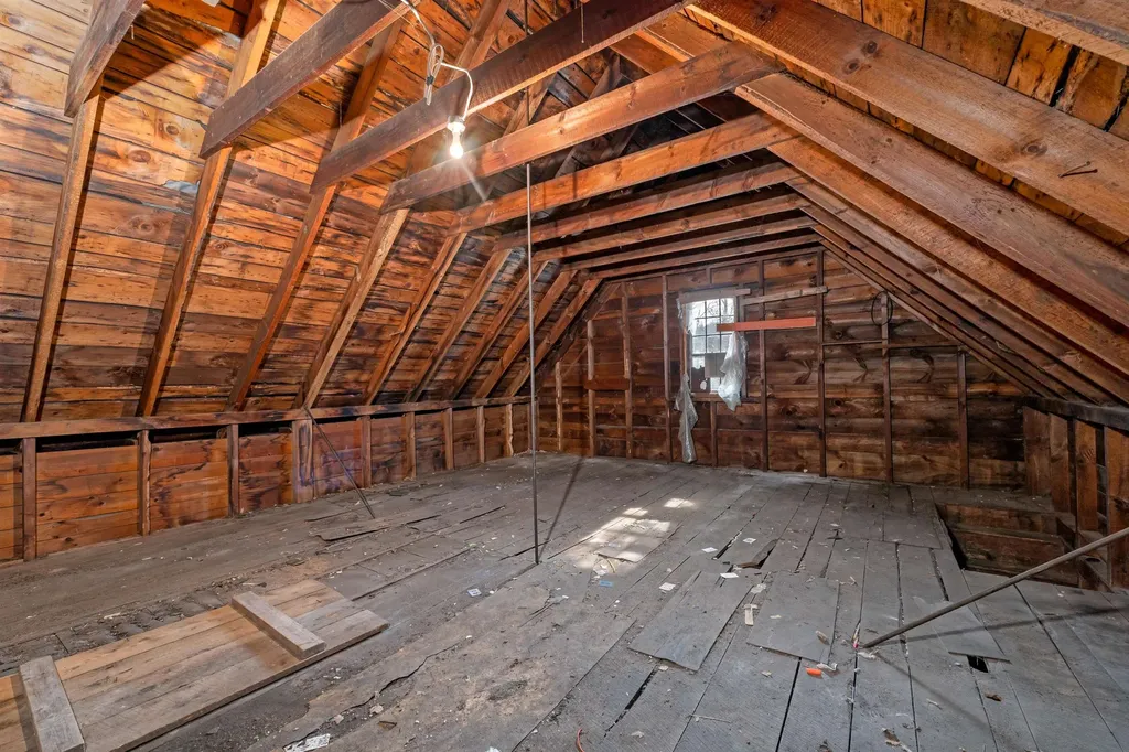 12 Washington Street Ashland NH 03217