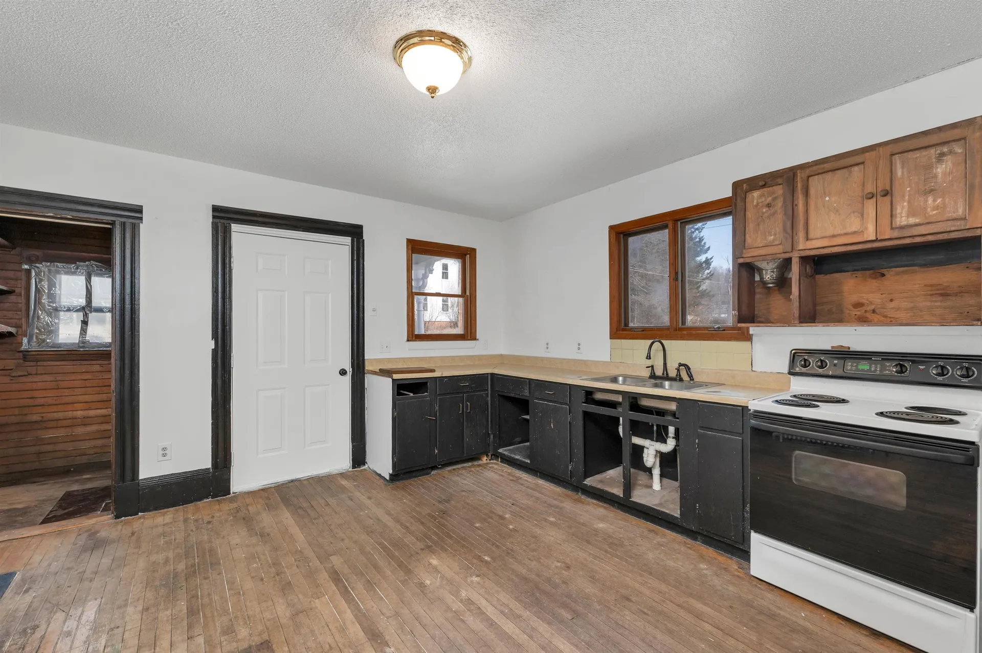 12 Washington Street Ashland NH 03217