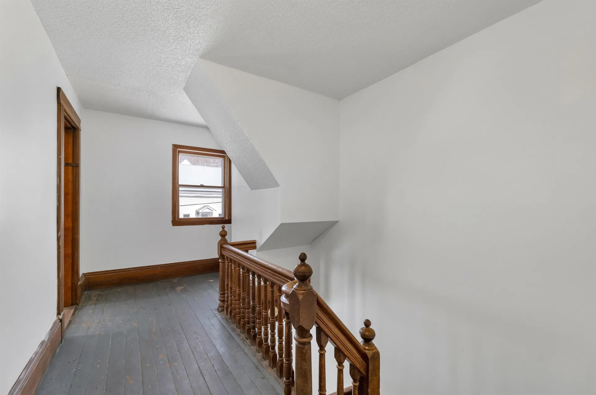 12 Washington Street Ashland NH 03217