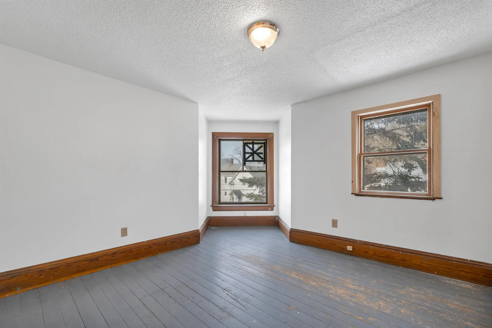 12 Washington Street Ashland NH 03217