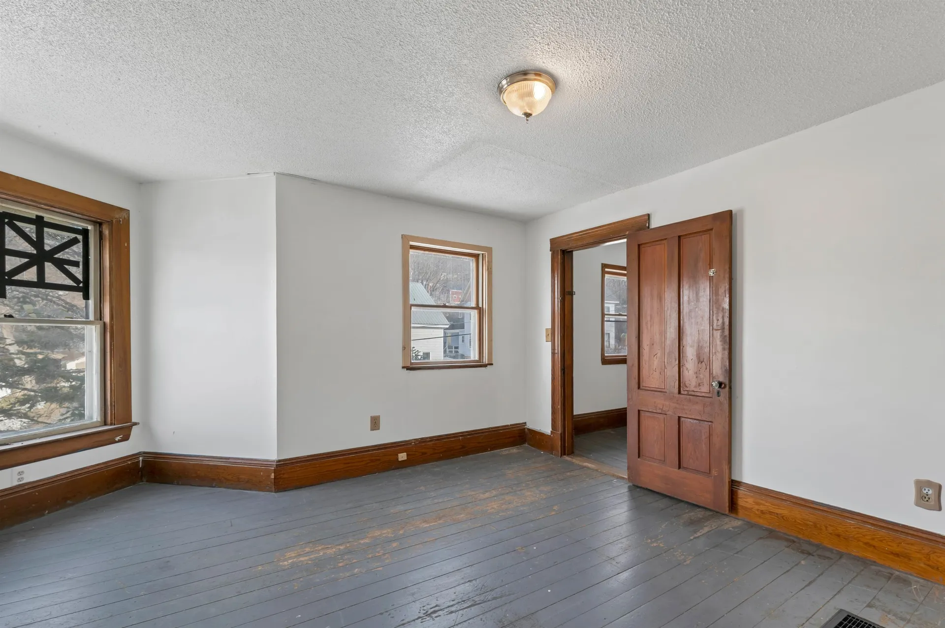 12 Washington Street Ashland NH 03217