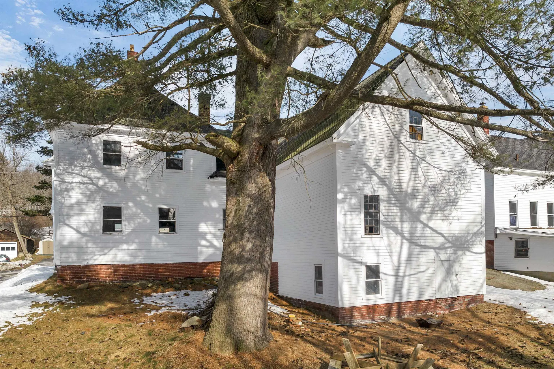 12 Washington Street Ashland NH 03217